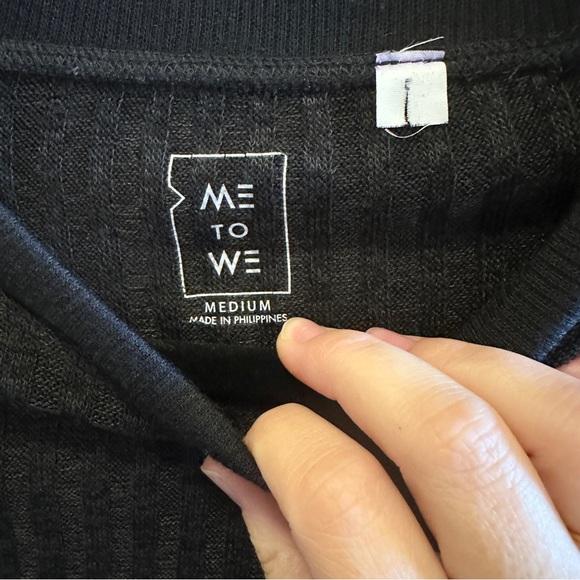 Black Ribbed Long Sleeve Crop Top - Picture 2 of 2